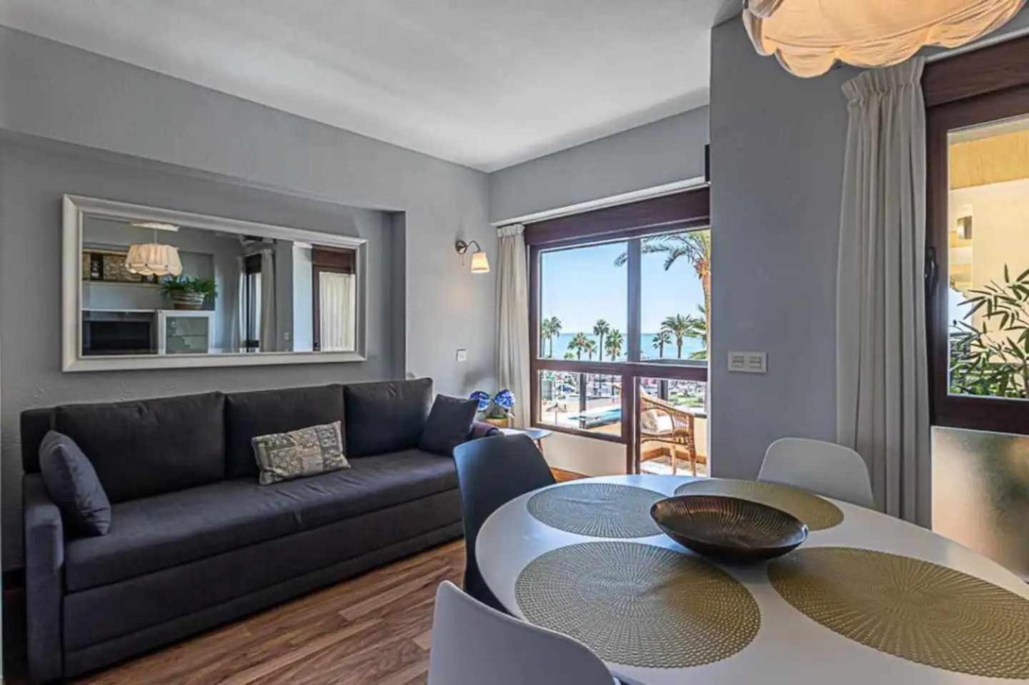 Encantador Apartamento En Primera Linea De Playa Benalmádena Extérieur photo